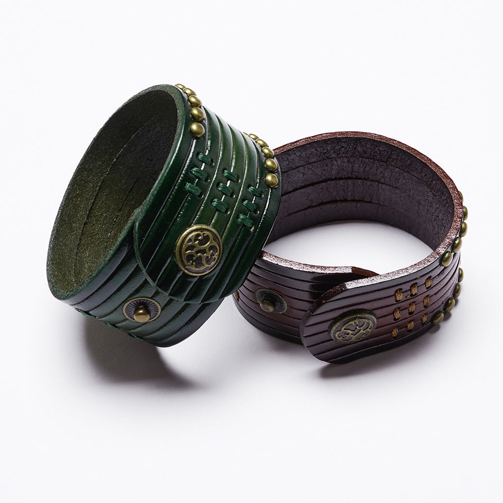 WS-712SSF Rustic Leather Rivet Cuff Punk Accessories Bold Design?-??Punk Rave Clothing